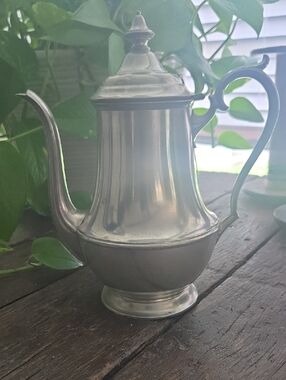 Vintage Brewster Pewter Numbered Teapot – Elegant Home Dining Accent